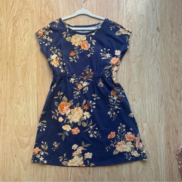 Waist-Defined Navy Floral Patterned T-Shirt Dress for Girls Size M (8) - Picture 2 of 4